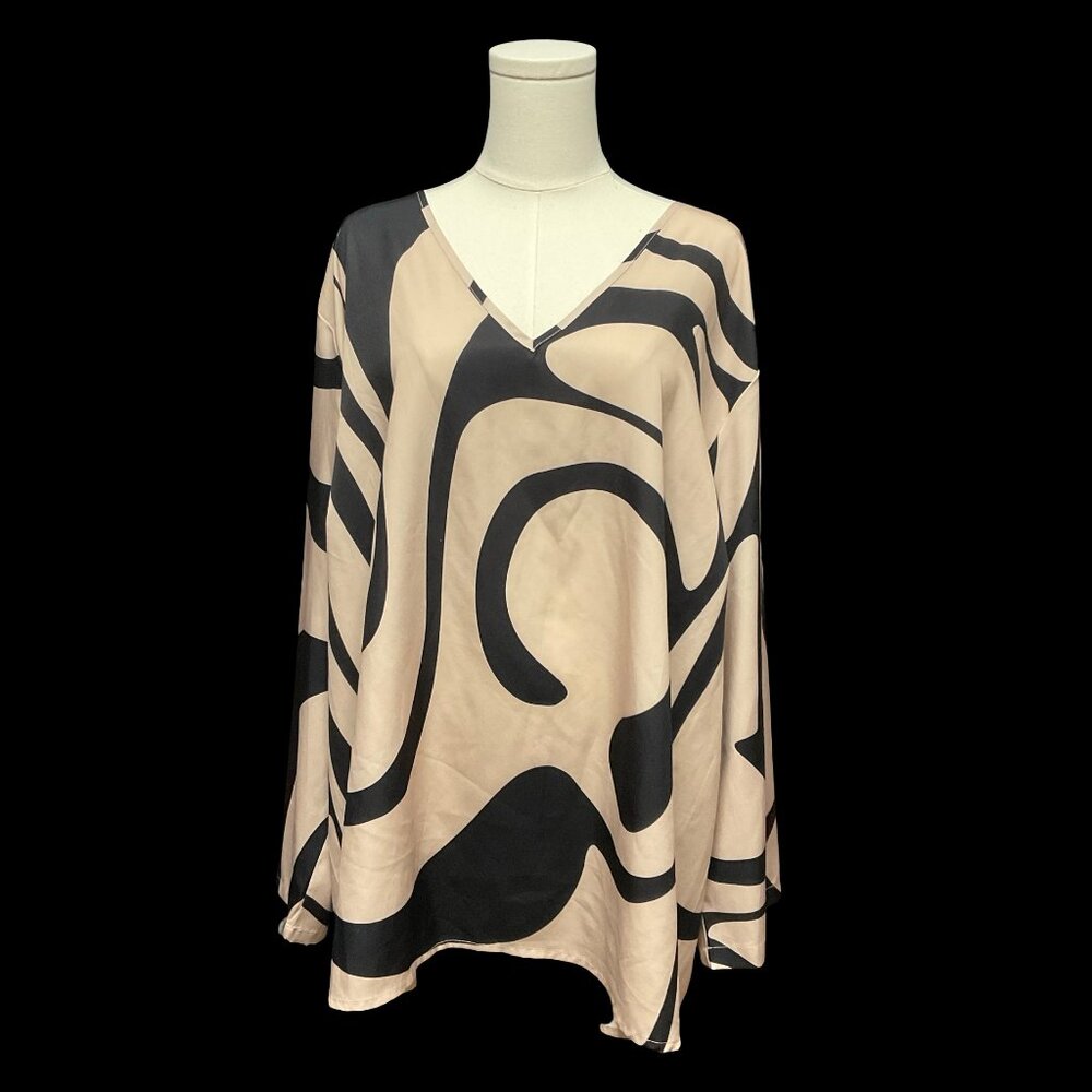 👗5/$25 - Tan/Black Abstract Print Blouse